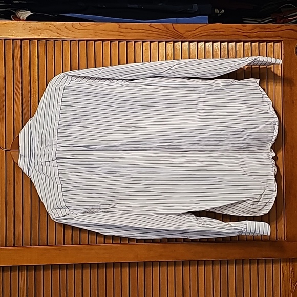 American Eagle Button-down - Picture 2 of 3